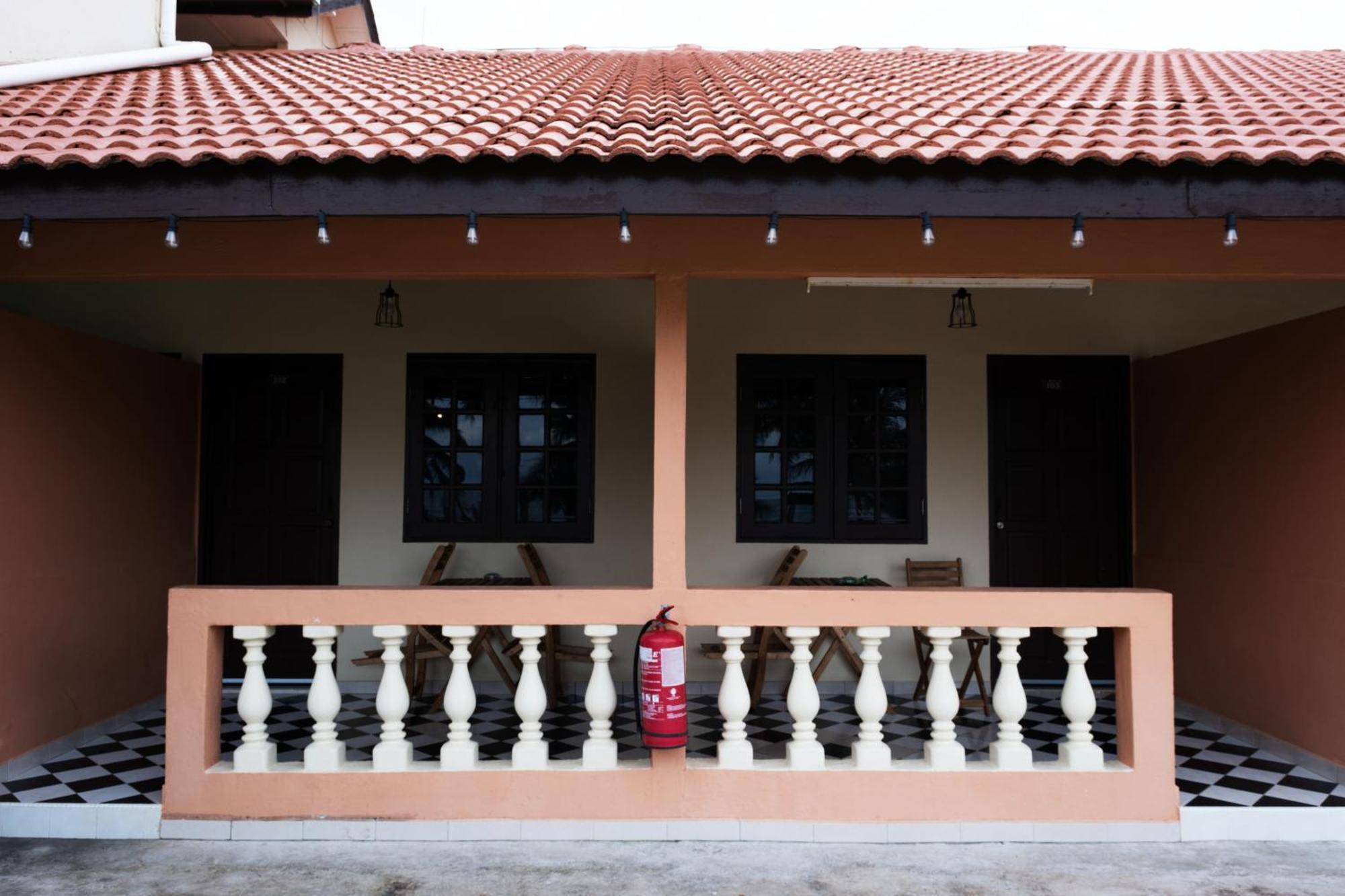 Blackstone Beach Resort Kuantan Exterior photo